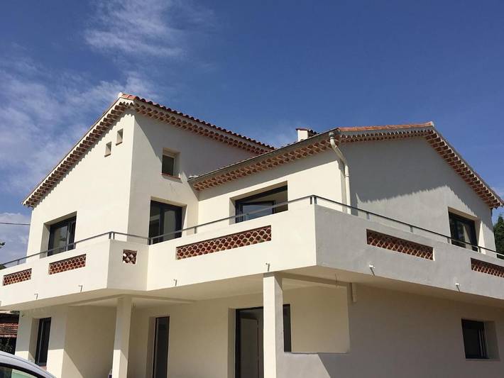 Location de vacances pour 10 personnes, avec vue et bassin pour enfant ainsi que jardin et piscine, adapté aux familles à Saint-Martin-du-Var - 4