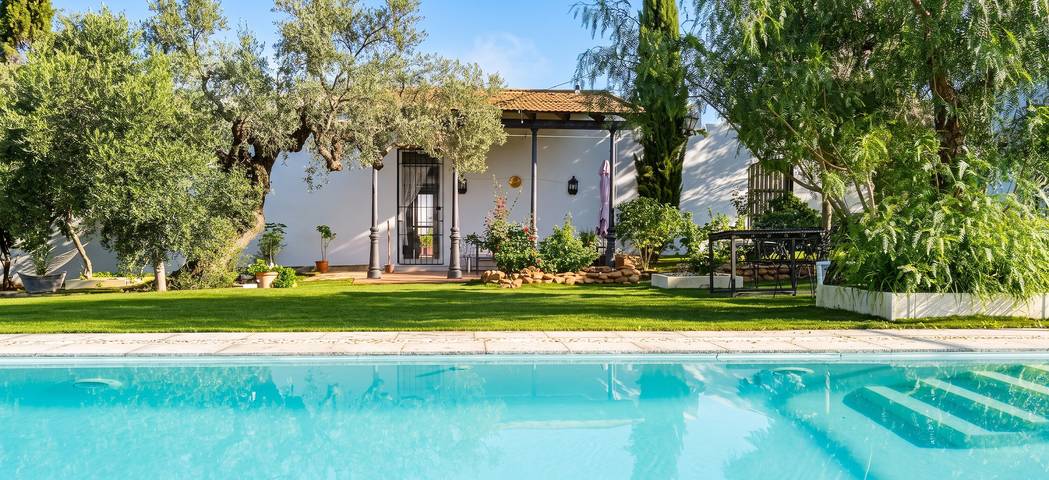 Chalet para 10 personas, con Terraza además de Jardín y Piscina en Provincia de Sevilla