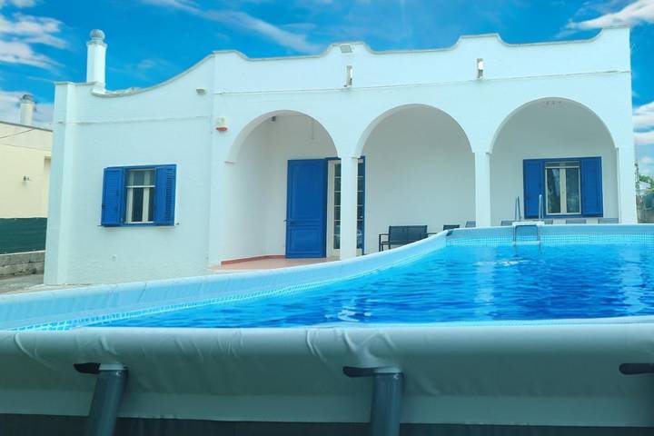 Villa per 10 persone, con idromassaggio e terrazza nonché piscina e giardino in Nardò