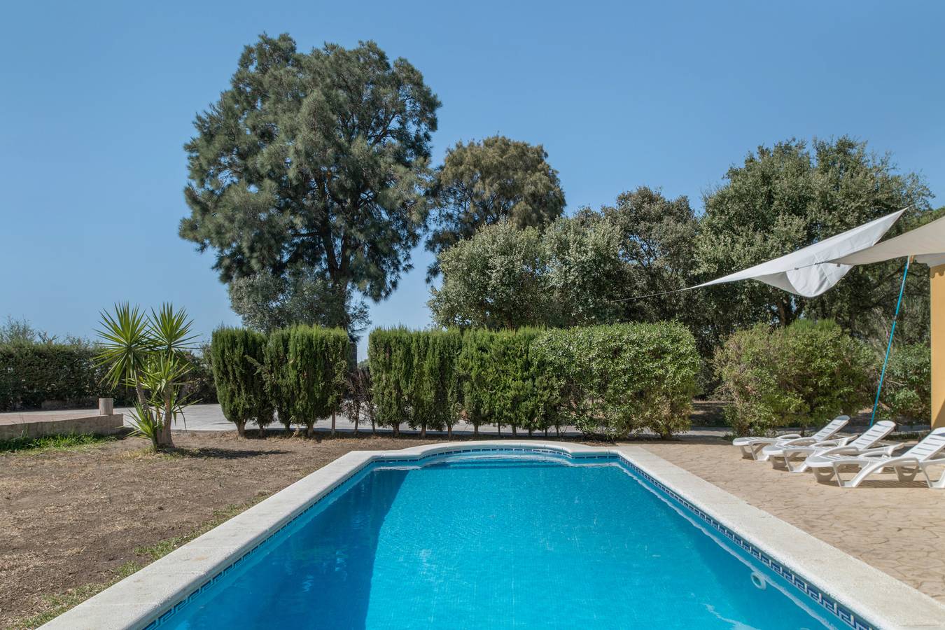 Casa Vacacional 'Independiente con Piscina' con Vista a la Montaña, Wi-Fi y Aire Acondicionado in Chiclana de la Frontera, Costa de la Luz
