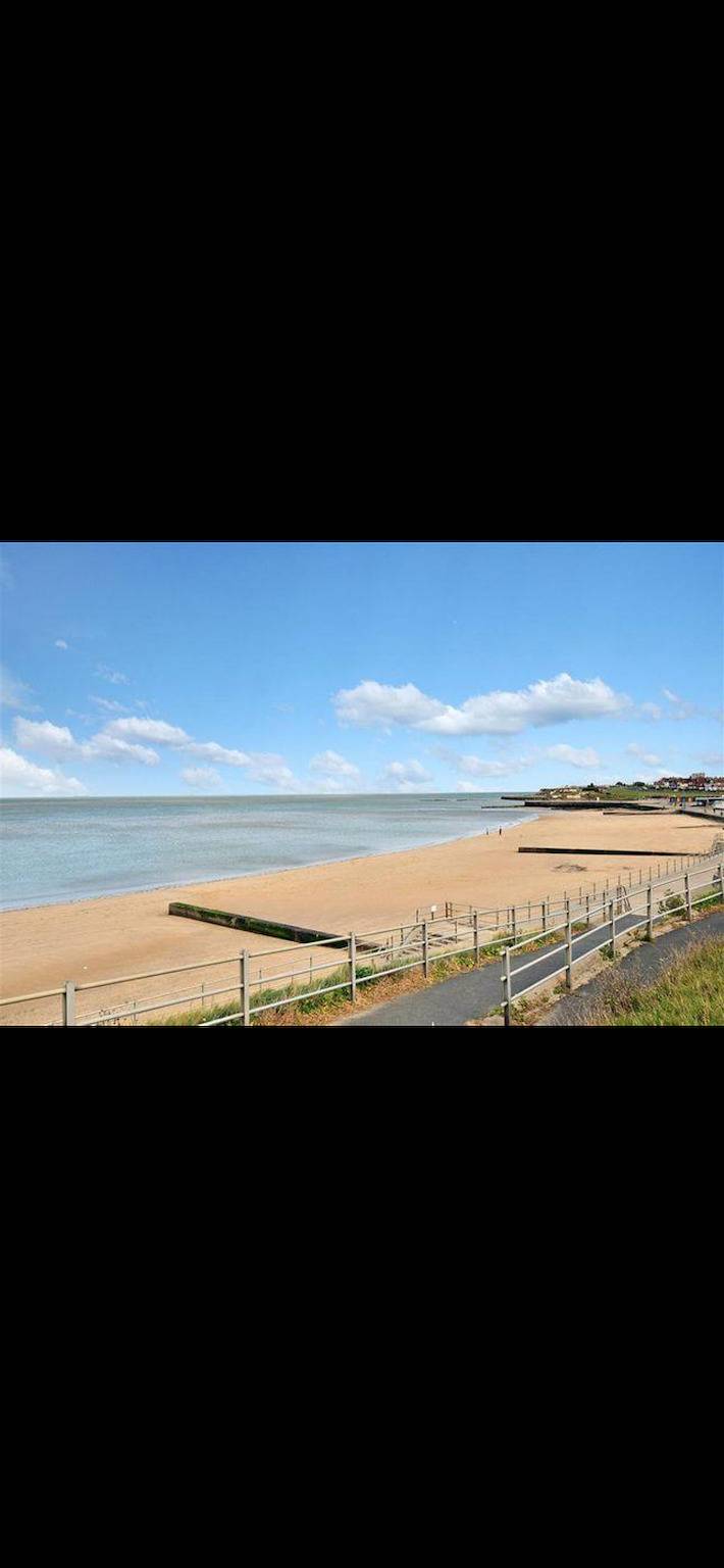 Entire holiday apartment, Apartment Sleeps 6 with Sea Views in Westgate-on-Sea, Kent