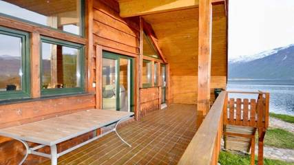 Ferienhaus für 10 Personen, mit Pool und Ausblick sowie Terrasse und Sauna in Nesset