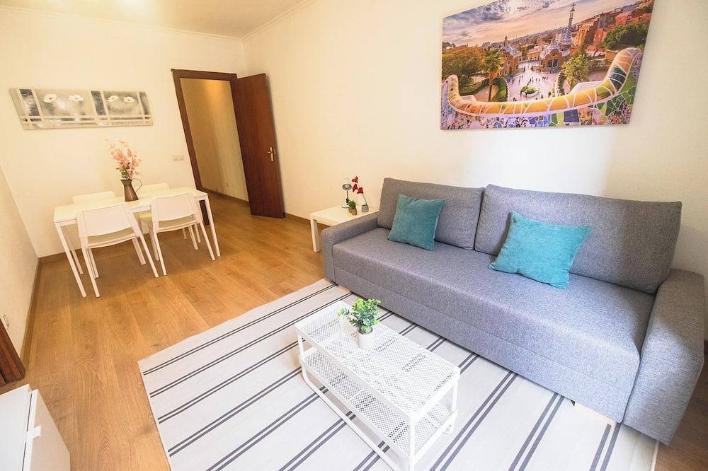 Entire apartment, Spacious 3bd/2bth Apartment in Gracia in Barcelona Centre, Barcelona