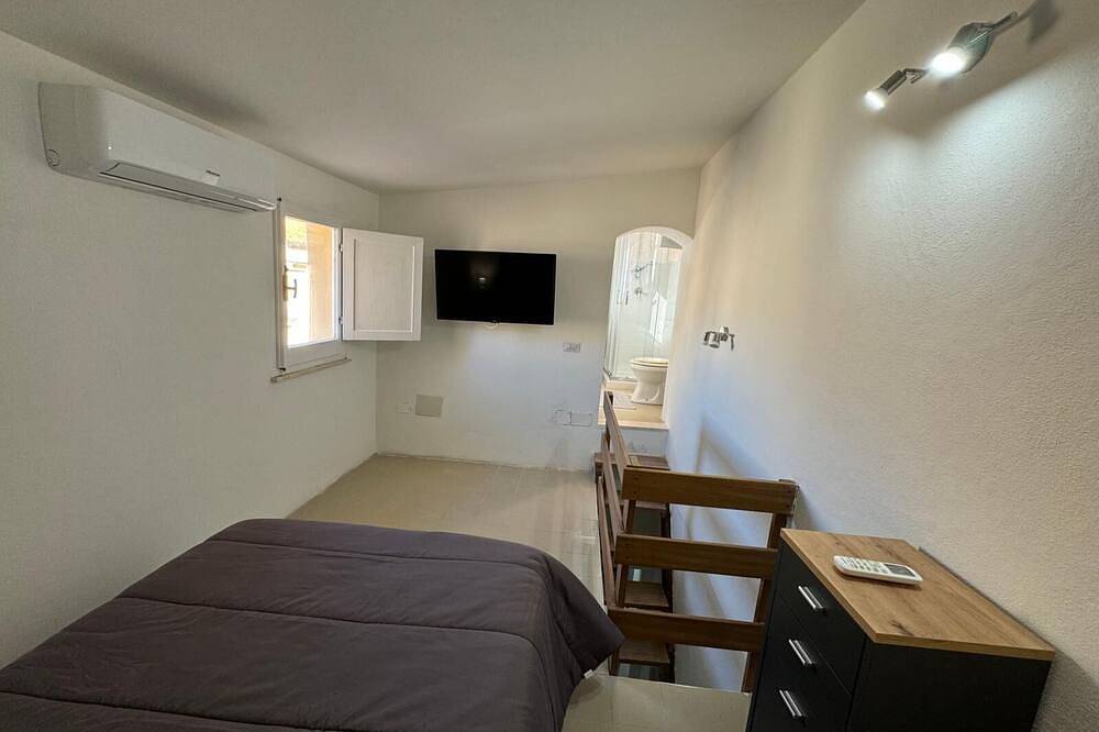 Entire apartment, Two Bedroom Apartment in Sassari, Sassari Province
