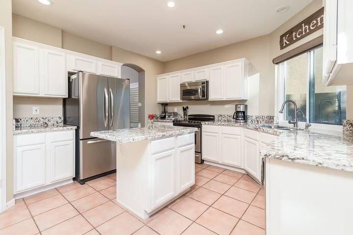 Vacation rental for 10 people, with yard and hot tub in North Scottsdale