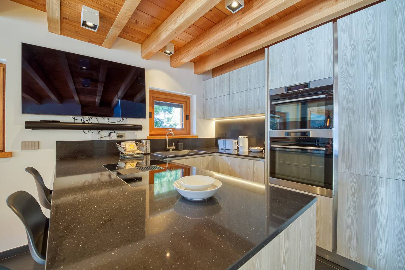 Luxury Mountain Chalet Pool Sauna Cinema in Les Grandes Montets, Chamonix