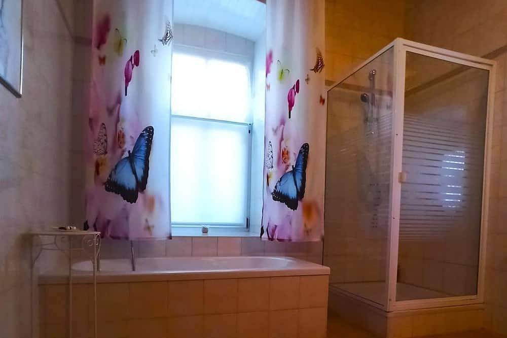 Ganze Wohnung, Appartment Nr. 1: 1 Schlafraum, Dusche, Badew. Wc - Alte Mühle in Rust (Burgenland), Leithaberg