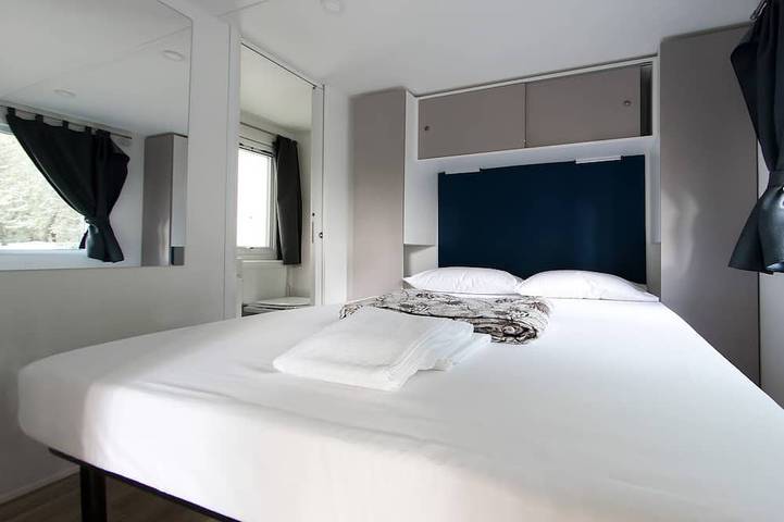 Modern mobile home close to beach Marina, 2 bedrooms 1,5 bathrooms, cosy terrace in Punta Marina, Ravenna Provinz