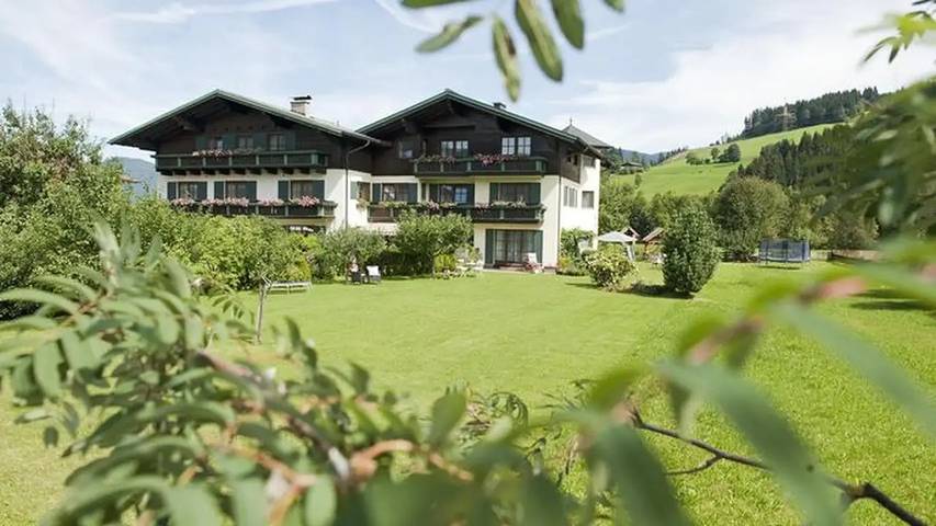 Hütte für 2 Personen, mit Sauna und Garten in Flachau