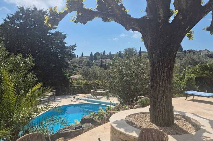 French Riviera, charming and romantic villa southfacing with a scenery view in Le Rouret, Mittelmeerküste (Frankreich)