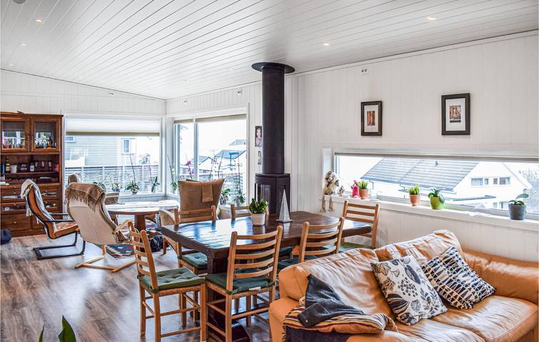 Ferienhaus für 6 Personen mit Garten in Hjelmeland