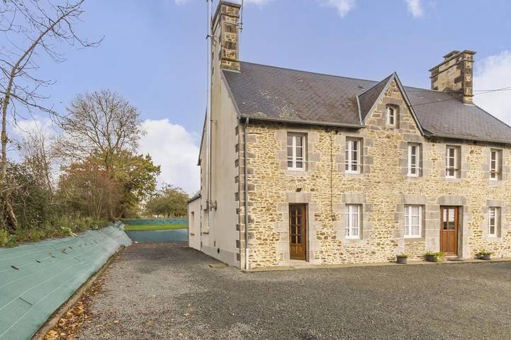 Gîte pour 8 personnes, avec Jardin à Annoville