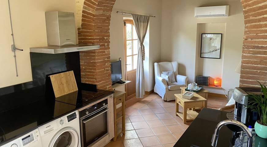 Gîte pour 5 personnes, avec jardin et jacuzzi dans Launac