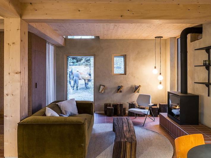 Location de vacances pour 18 personnes, avec terrasse et balcon/terrasse à Érezée - 2