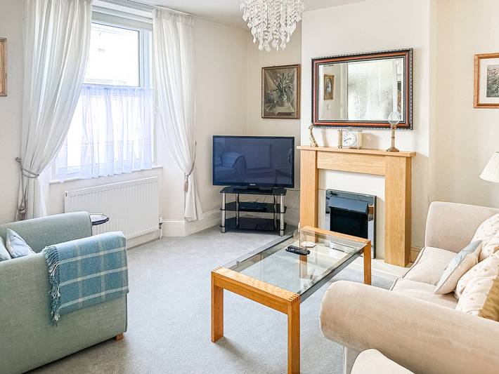 Log cabin for 4 people, with garden, with pets in Torquay