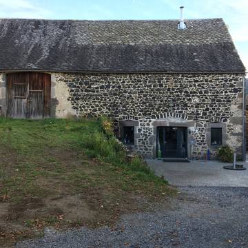 Gîte pour 4 personnes, avec terrasse dans le Puy-de-Dôme