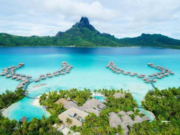 Station pour 4 personnes, avec vue ainsi que piscine et jardin dans Bora Bora