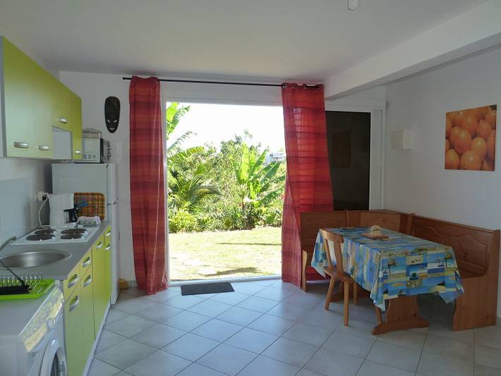 Gîte pour 4 personnes, avec jardin ainsi que piscine et terrasse dans DOM-TOM - 3