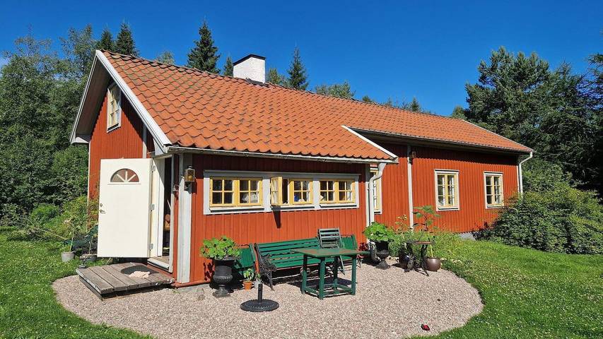 Hus för 9 Personer, med trädgård i Lindesberg