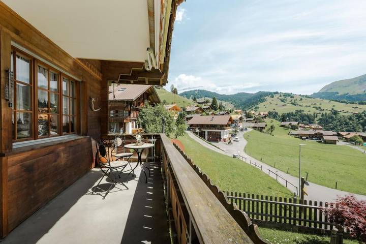Ferienwohnung für 2 Personen, mit Balkon und Ausblick in Habkern