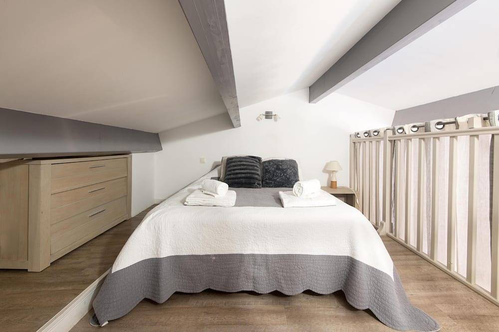Entire apartment, Appartment Pertuis . in Saint-Martin-de-Ré, Ile de Re