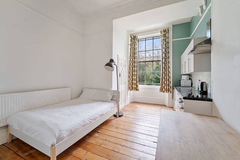Groß-Doppelzimmer-Gemeinsames Badezimmer in Bristol, Südwestengland