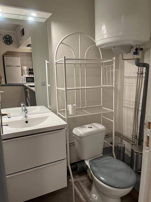 Appartement entier, One-Bedroom Apartment in Chablis, Région d'Auxerre