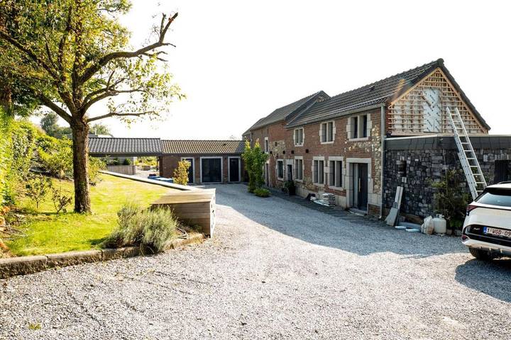 Location de vacances pour 2 personnes, avec sauna et jacuzzi ainsi que piscine et jardin à Soumagne
