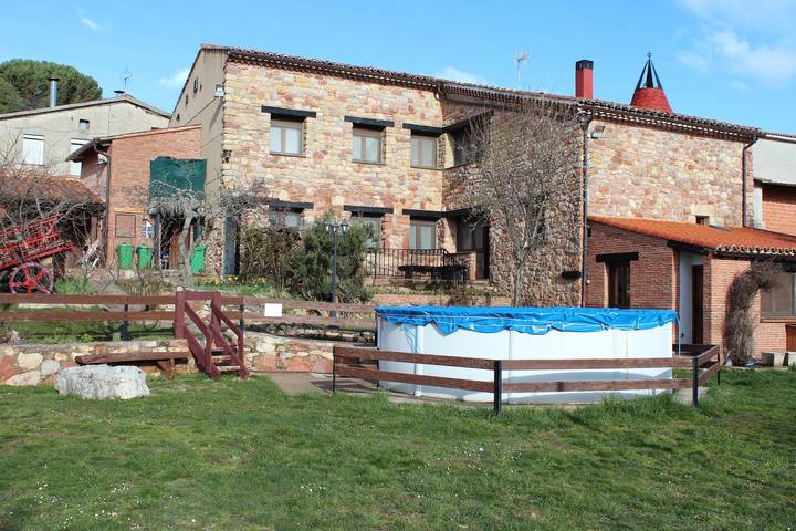 Casa rural para 10 personas, con jardín, Familias con niños en Tierras del Burgo