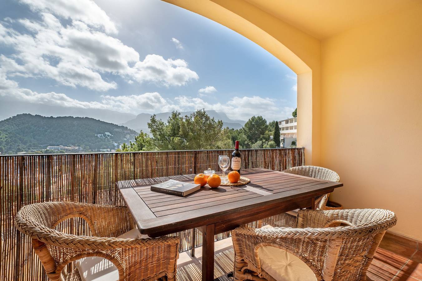 Entire apartment, Apartment 'Vistasol Port de Soller' with Mountain View, Balcony and pool access in Port de Sóller, Sóller
