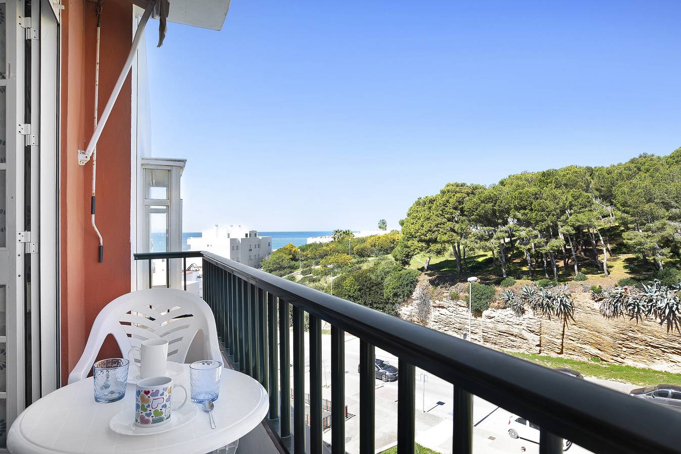 Apartamento entero, Apartamento 'Celeste' con vistas al mar, terraza compartida y Wi-Fi in Conil de la Frontera, Costa de la Luz