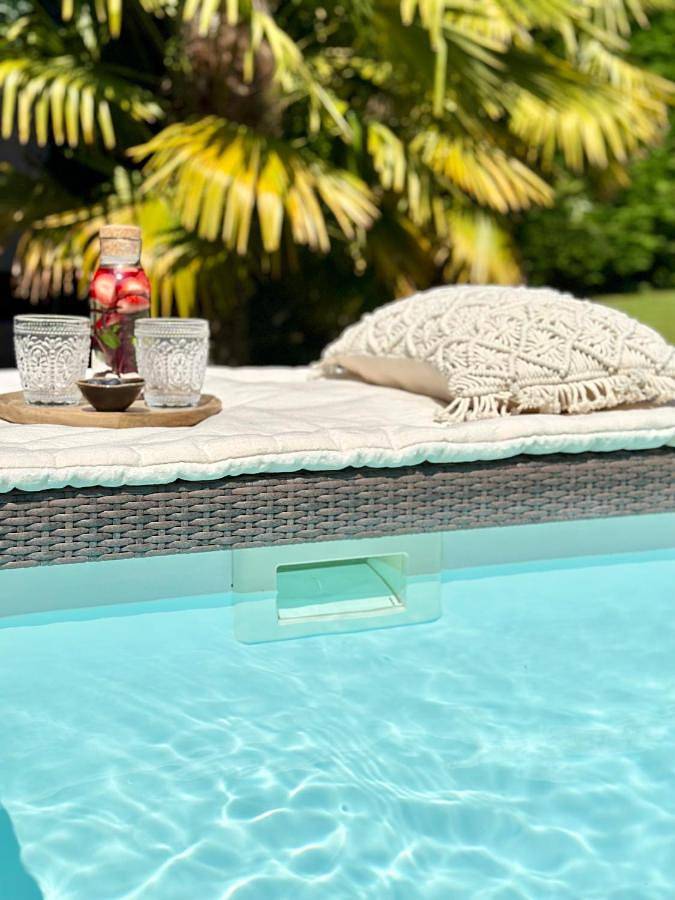 Double Room with Pool View in Barbizon, Parc naturel régional du Gâtinais français