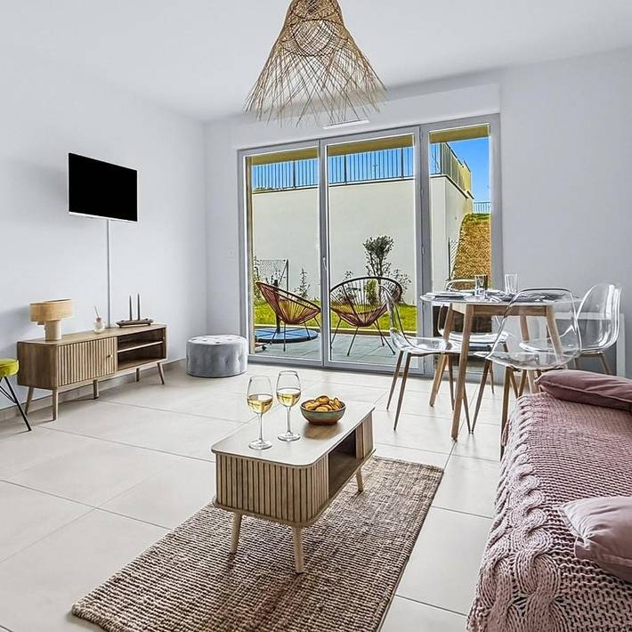 Ferienwohnung für 4 Personen, mit Garten und Ausblick sowie Pool - 1