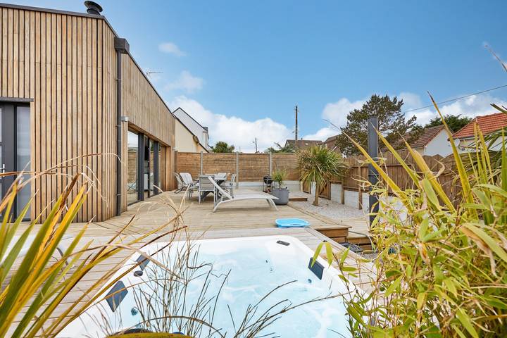 Maison de vacances pour 6 personnes, avec Jacuzzi ainsi que Terrasse et Jardin dans Cotentin