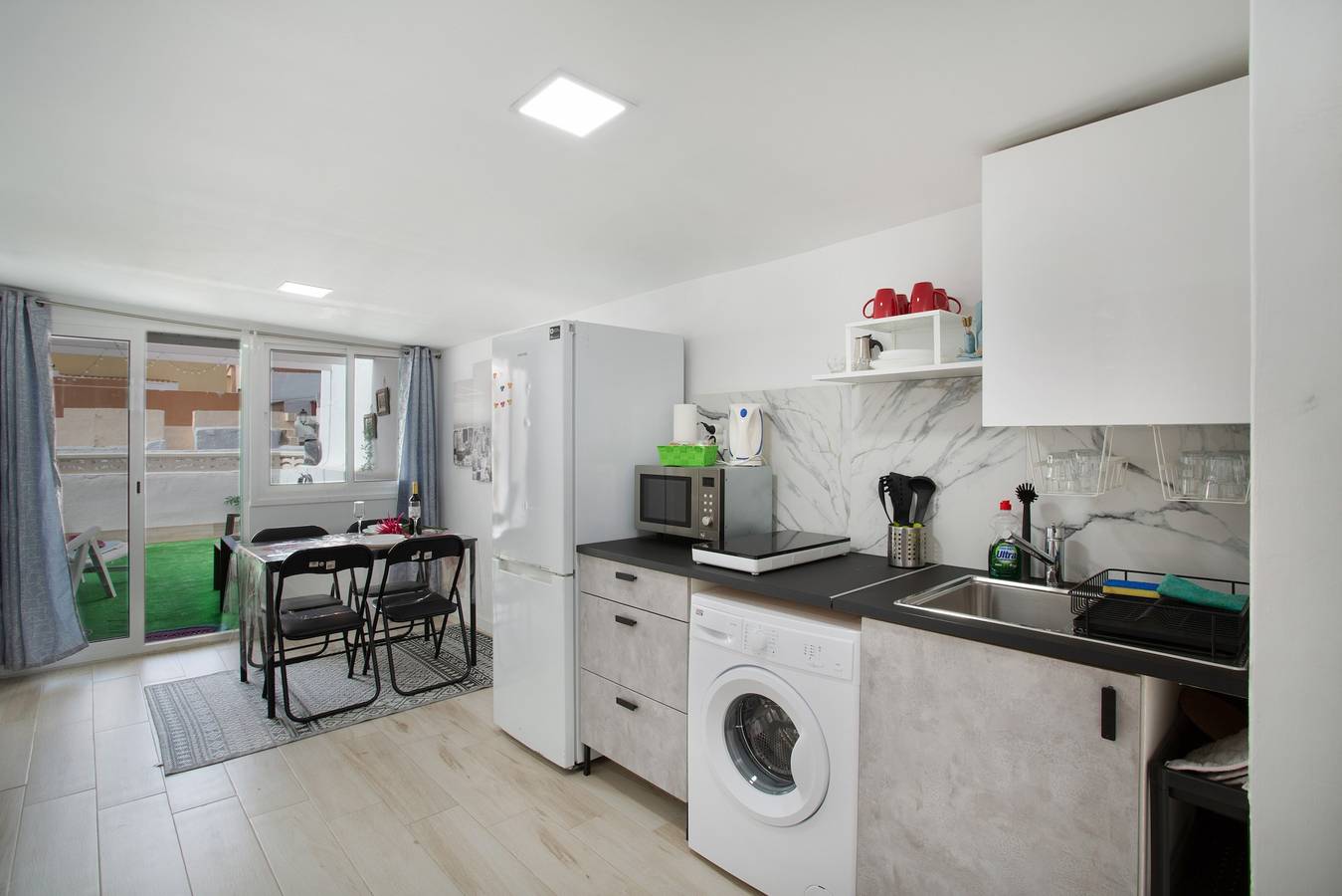 Apartamento entero, Apartamento de vacaciones 'Villa Monica' con vistas al mar, terraza privada y Wi-Fi in Agüimes, Gran Canaria Este