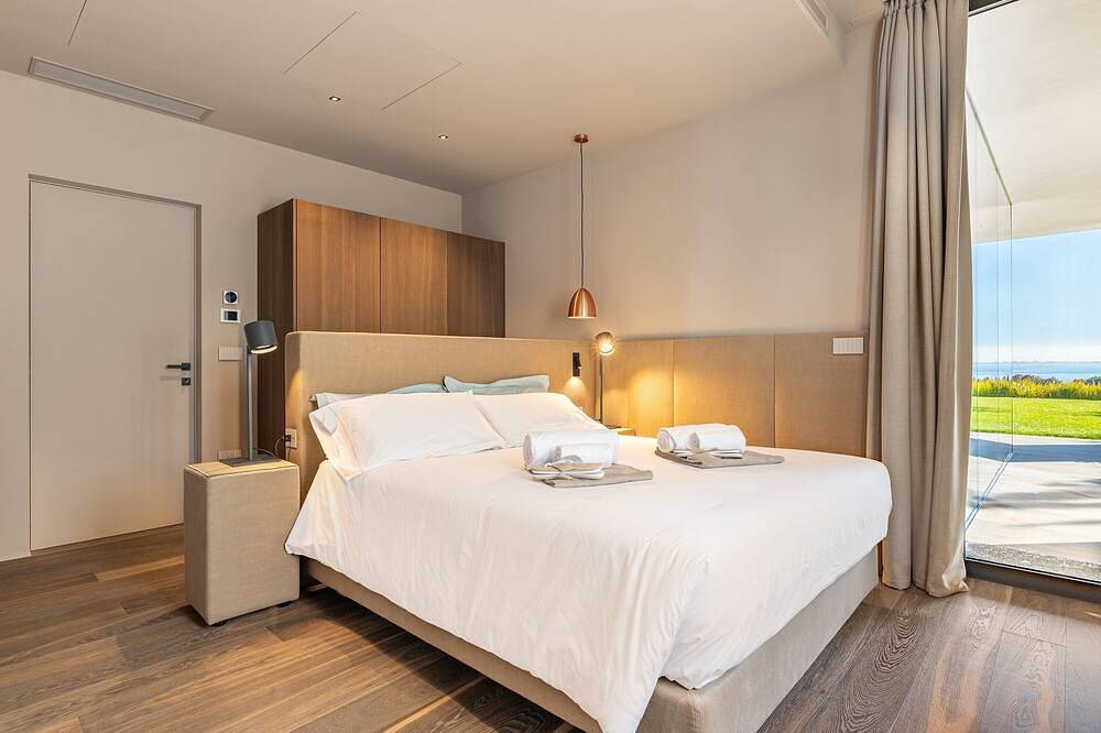 Villa Elma, Luxury and Elegance in Padenghe sul Garda in Padenghe sul Garda, Gardasee-Berge