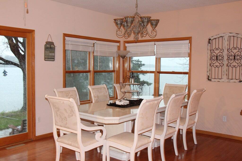 Wunderschön dekorierte Lake Home am Ufer des Rush Lake in der Nähe von Rush City in Chisago County