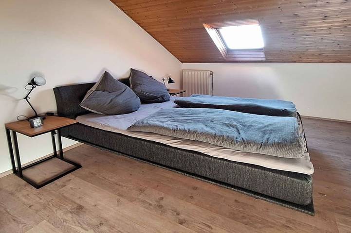 Ferienwohnung für 4 Personen, mit Garten in Schernfeld