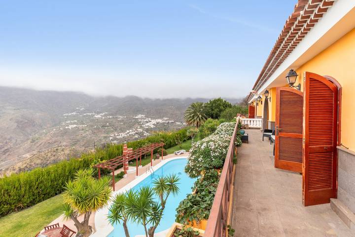 Apartamento para 13 personas, con jardín y balcón en Gran Canaria