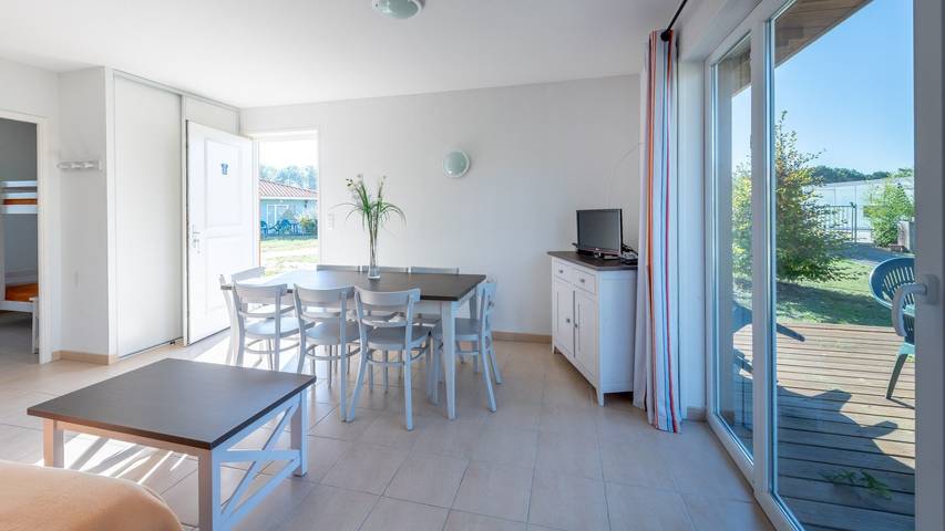 Gîte pour 8 personnes, avec Balcon à Parentis-en-Born