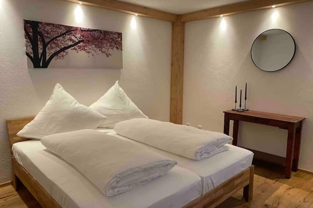 Ganze Wohnung, Neurenovierte 60m2 Fewo „Xaverl“ zw. Stadt&Bergen in Holzkirchen, Landkreis Miesbach