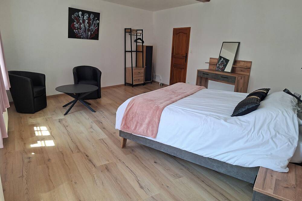 Town center house close to shops and grand casino in Forges-les-Eaux, Región de Dieppe