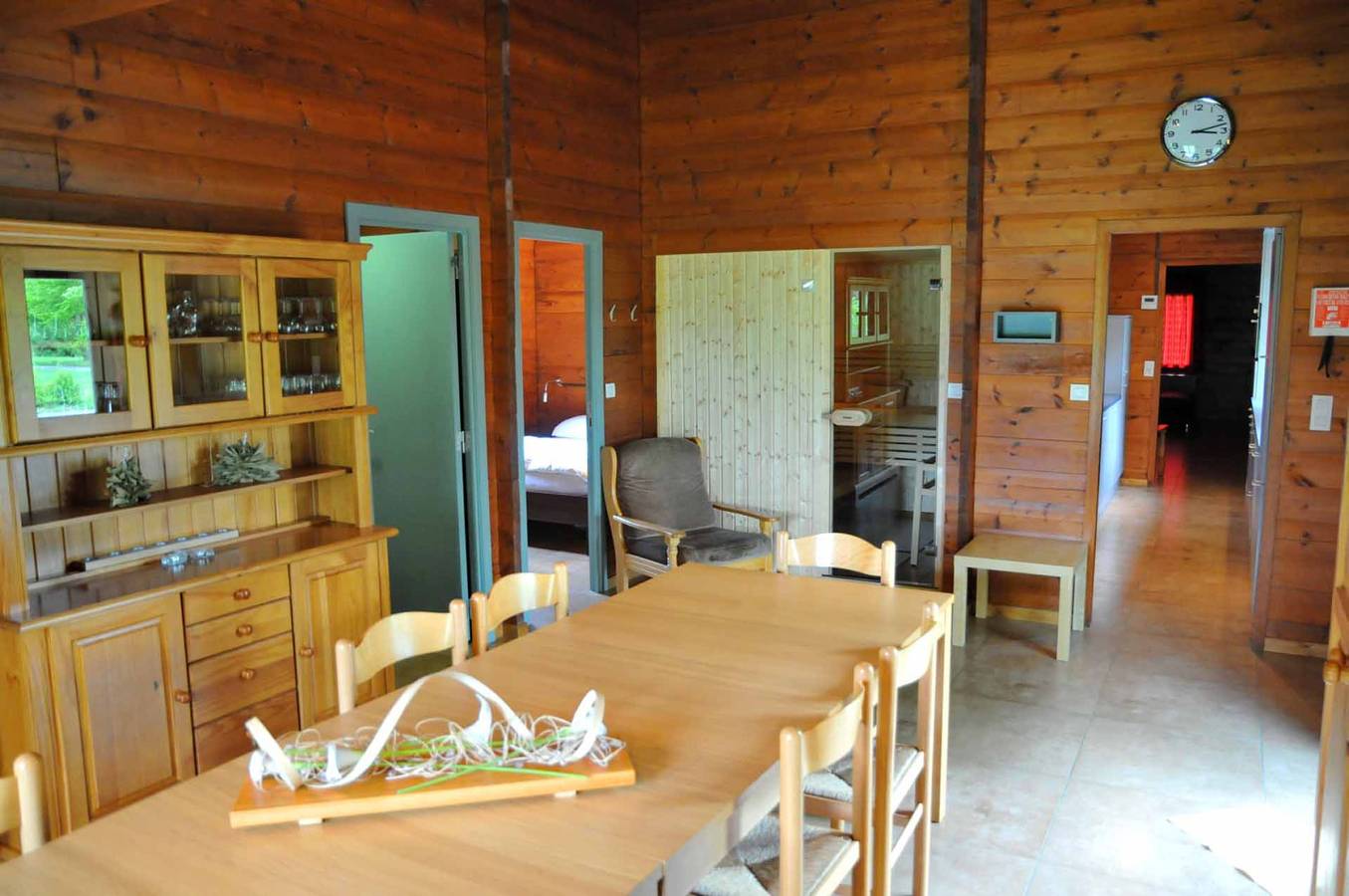 Gemütliches Wellness Bungalow für 9 Personen mit Sauna, Dampfbad und Whirlpool. in Houyet, Region Namur