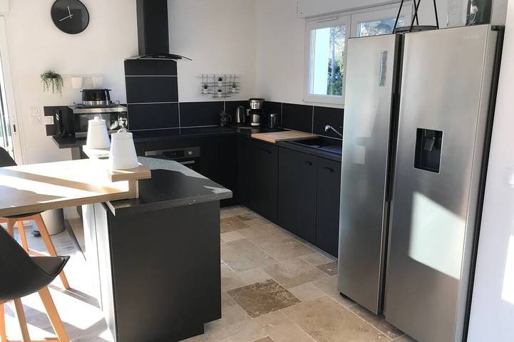 Villa pour 5 personnes, avec piscine ainsi que terrasse et jardin dans Boulouris