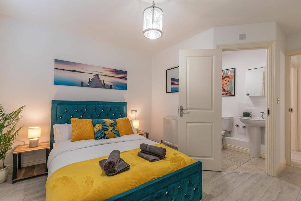 Entire apartment, Two-Bedroom Apartment in Winchester, South Downs