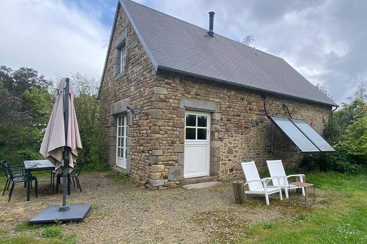 Gîte pour 4 personnes, avec jardin à Mouche (homonymie)