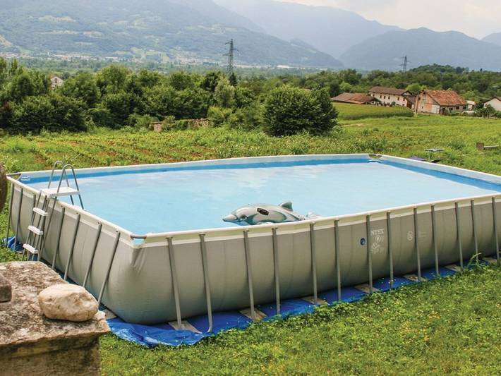 Rustico per 4 persone, con piscina e giardino, adatto a famiglie con bambini in Veneto