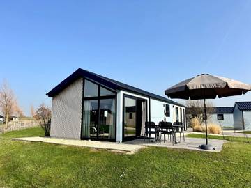 Vacation Rental for 4 Guests in Kampen, Overijssel, Picture 1