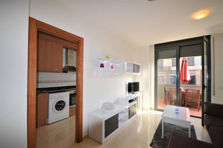Apartamento entero, Apto Delicies bx 1-  Barbacoa, A/A, jardín y piscina comunitarios. in San Pedro Pescador, Alt Empordà