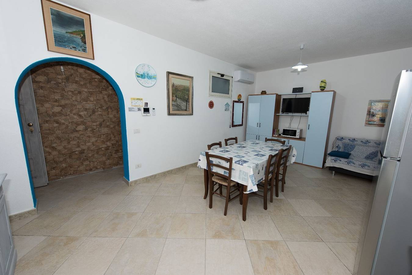 Appartamento intero, Appartamento "Mariposa" con vista sulle montagne, terrazza condivisa e Wi-Fi in Orosei, Golfo di Orosei